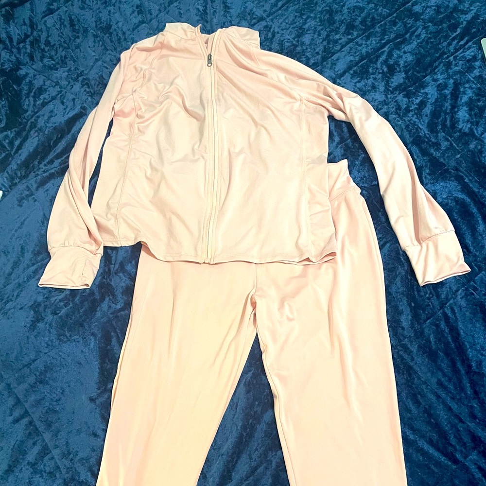 Two piece power pink set 1x.